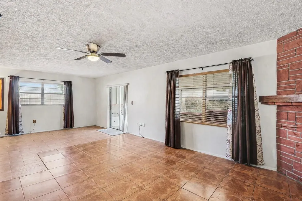 10214 Brownwood Avenue Orlando FL 32825