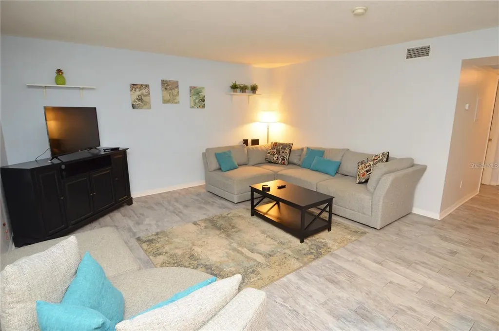 3873 Pompano Drive SE St Petersburg FL 33705