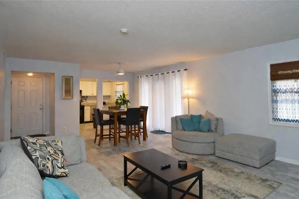 3873 Pompano Drive SE St Petersburg FL 33705