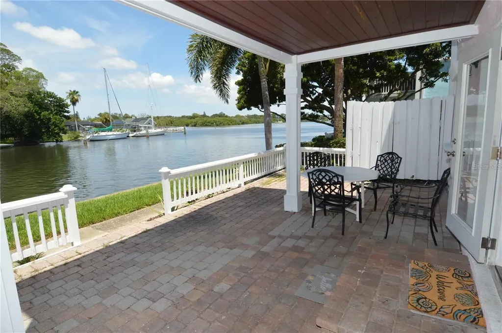 3873 Pompano Drive SE St Petersburg FL 33705