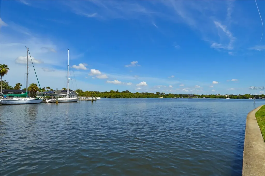 3873 Pompano Drive SE St Petersburg FL 33705