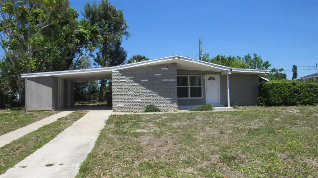 2211 Emory Avenue Bradenton FL 34207