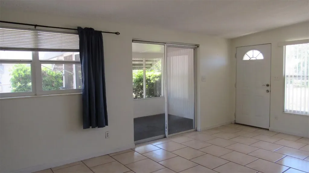 2211 Emory Avenue Bradenton FL 34207
