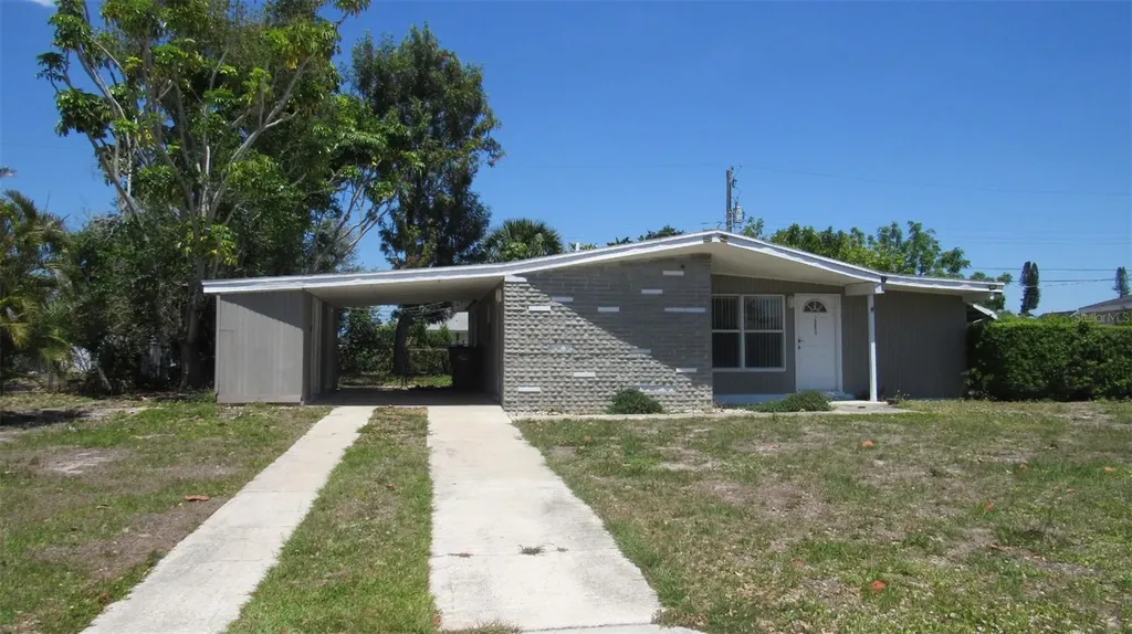 2211 Emory Avenue Bradenton FL 34207