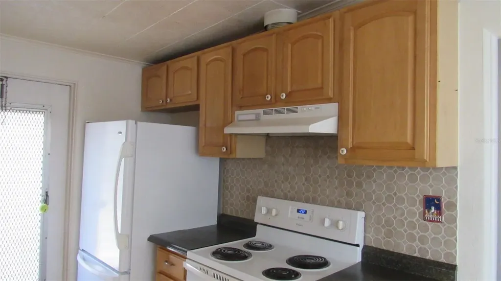 2211 Emory Avenue Bradenton FL 34207