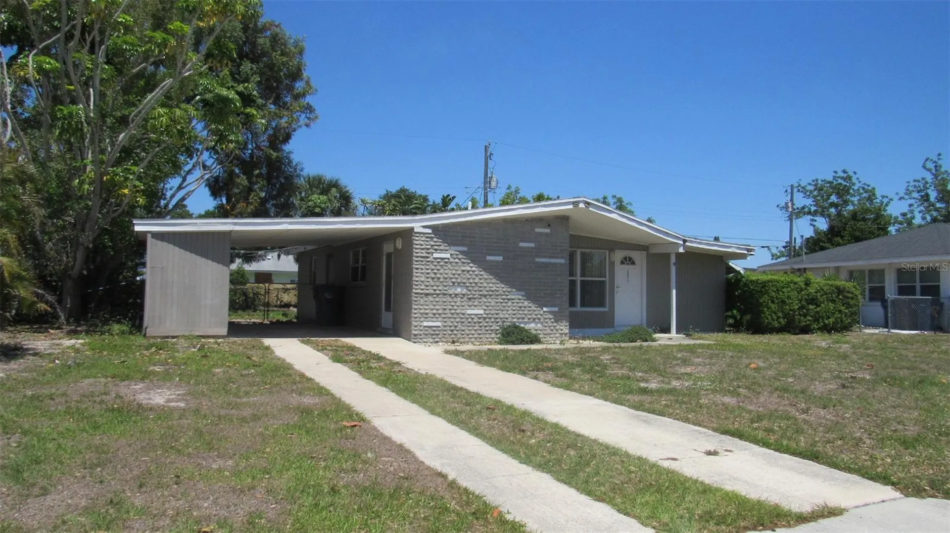2211 Emory Avenue Bradenton FL 34207