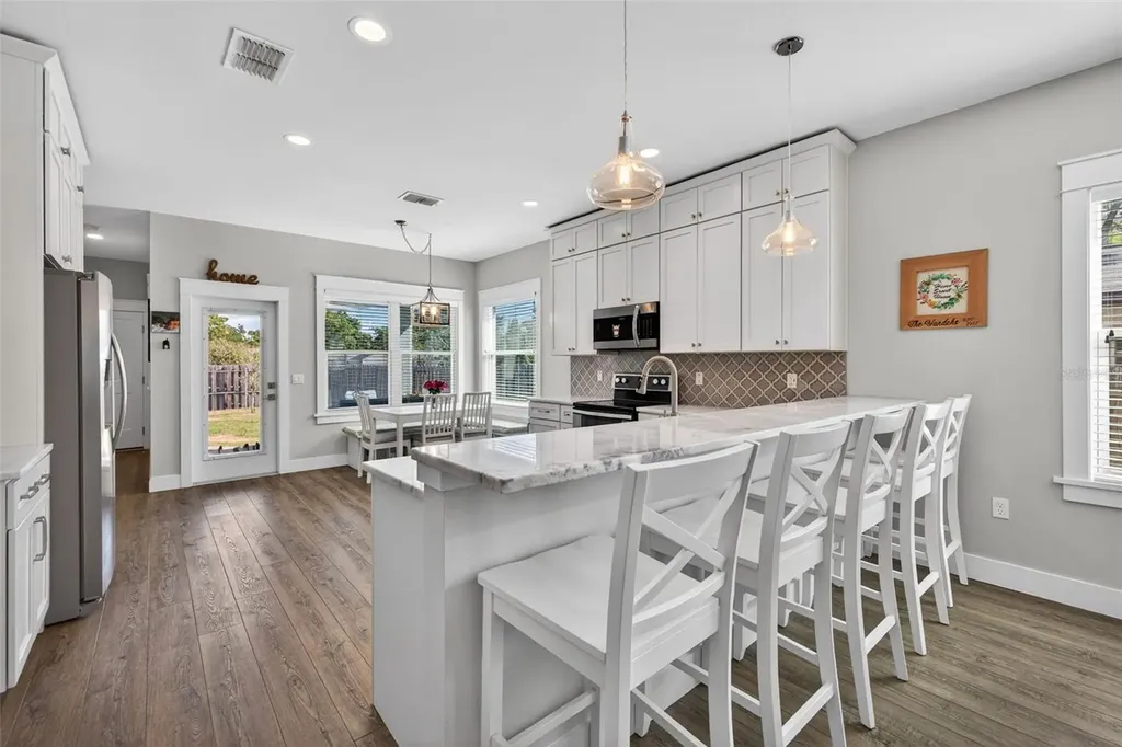 1137 55th Avenue N St Petersburg FL 33703