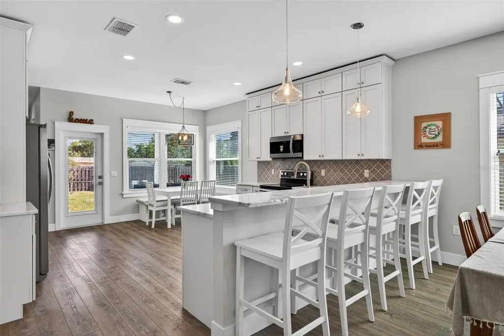1137 55th Avenue N St Petersburg FL 33703