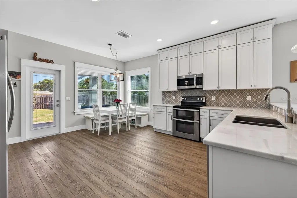 1137 55th Avenue N St Petersburg FL 33703
