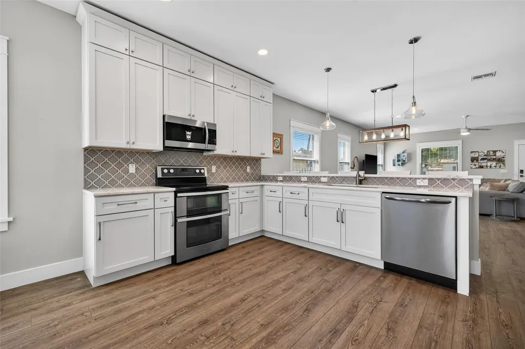 1137 55th Avenue N St Petersburg FL 33703