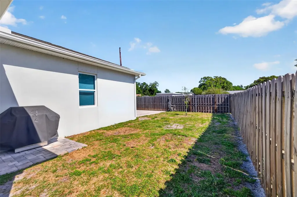 1137 55th Avenue N St Petersburg FL 33703