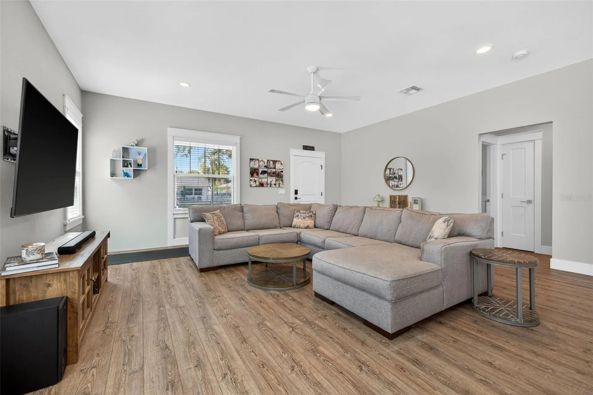 1137 55th Avenue N St Petersburg FL 33703