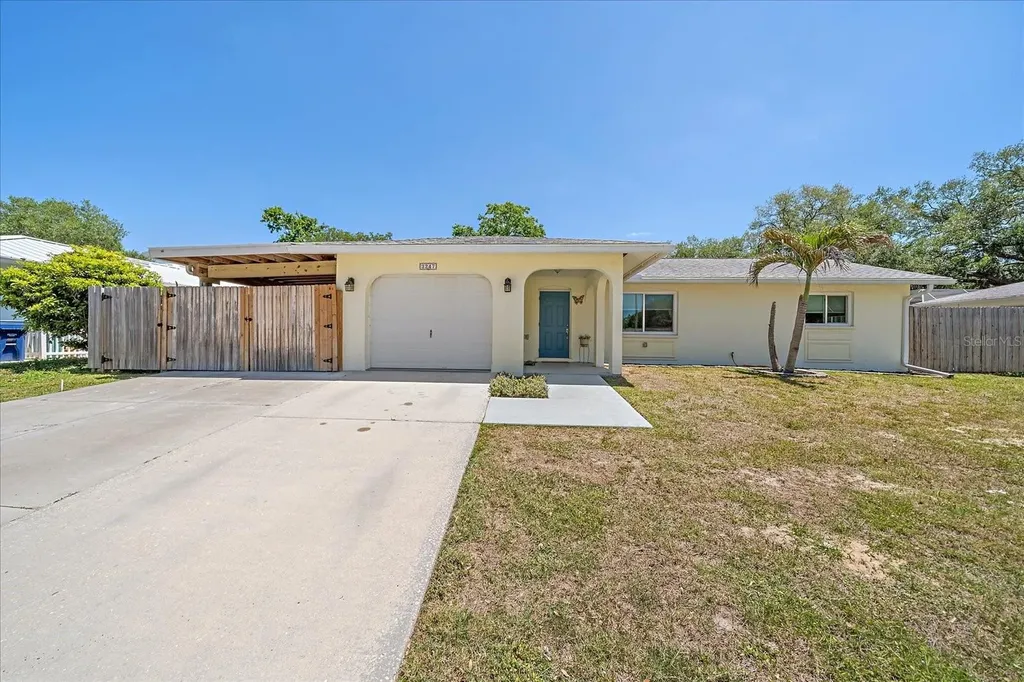 3247 Woodmont Drive Sarasota FL 34232