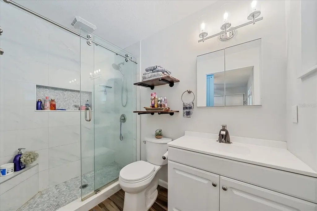 3247 Woodmont Drive Sarasota FL 34232