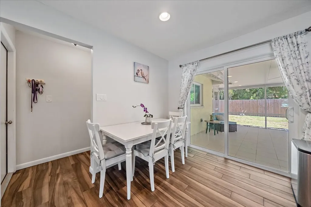 3247 Woodmont Drive Sarasota FL 34232