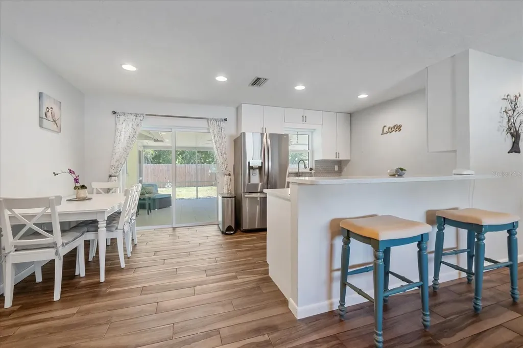3247 Woodmont Drive Sarasota FL 34232