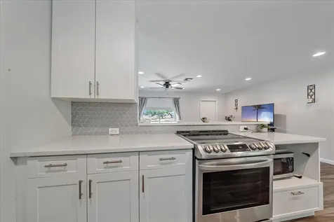 3247 Woodmont Drive Sarasota FL 34232
