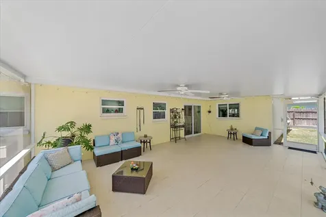 3247 Woodmont Drive Sarasota FL 34232