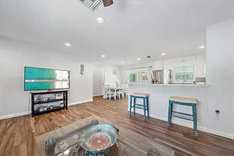 3247 Woodmont Drive Sarasota FL 34232