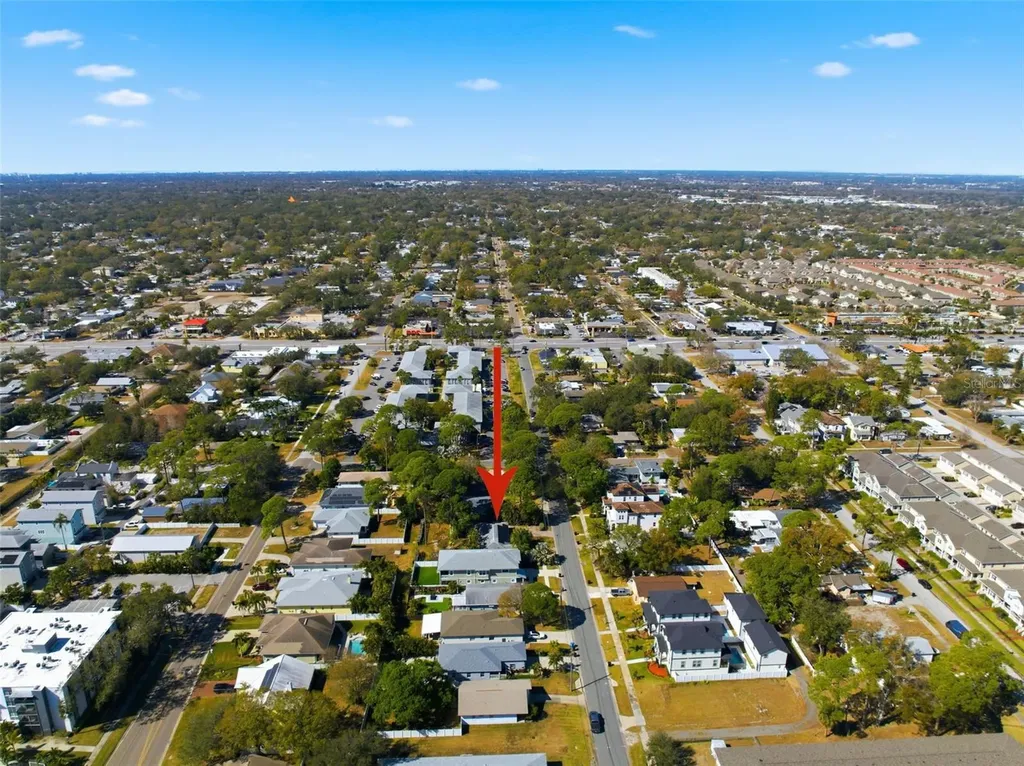 208 48th Avenue N St Petersburg FL 33703