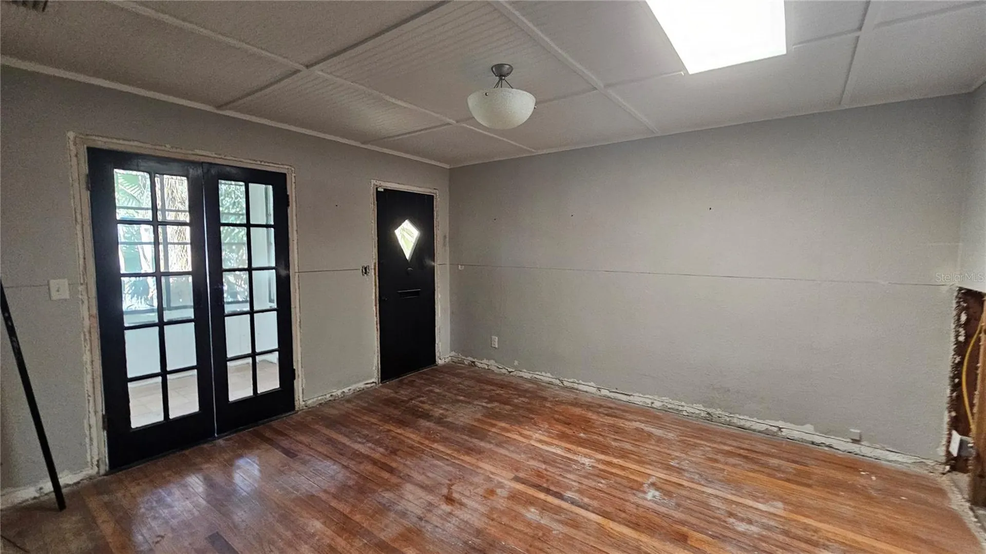208 48th Avenue N St Petersburg FL 33703