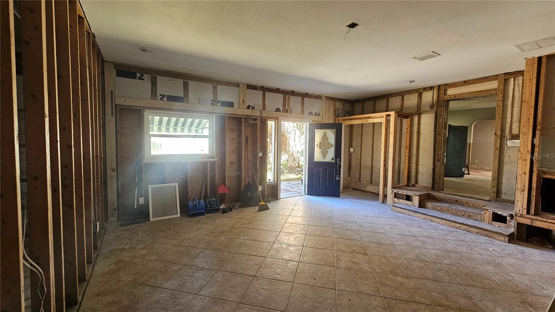 208 48th Avenue N St Petersburg FL 33703