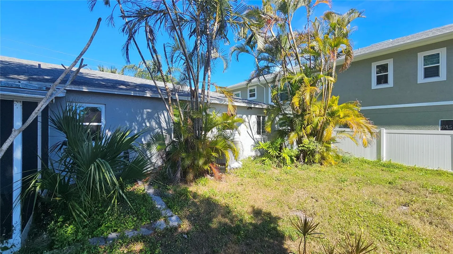 208 48th Avenue N St Petersburg FL 33703