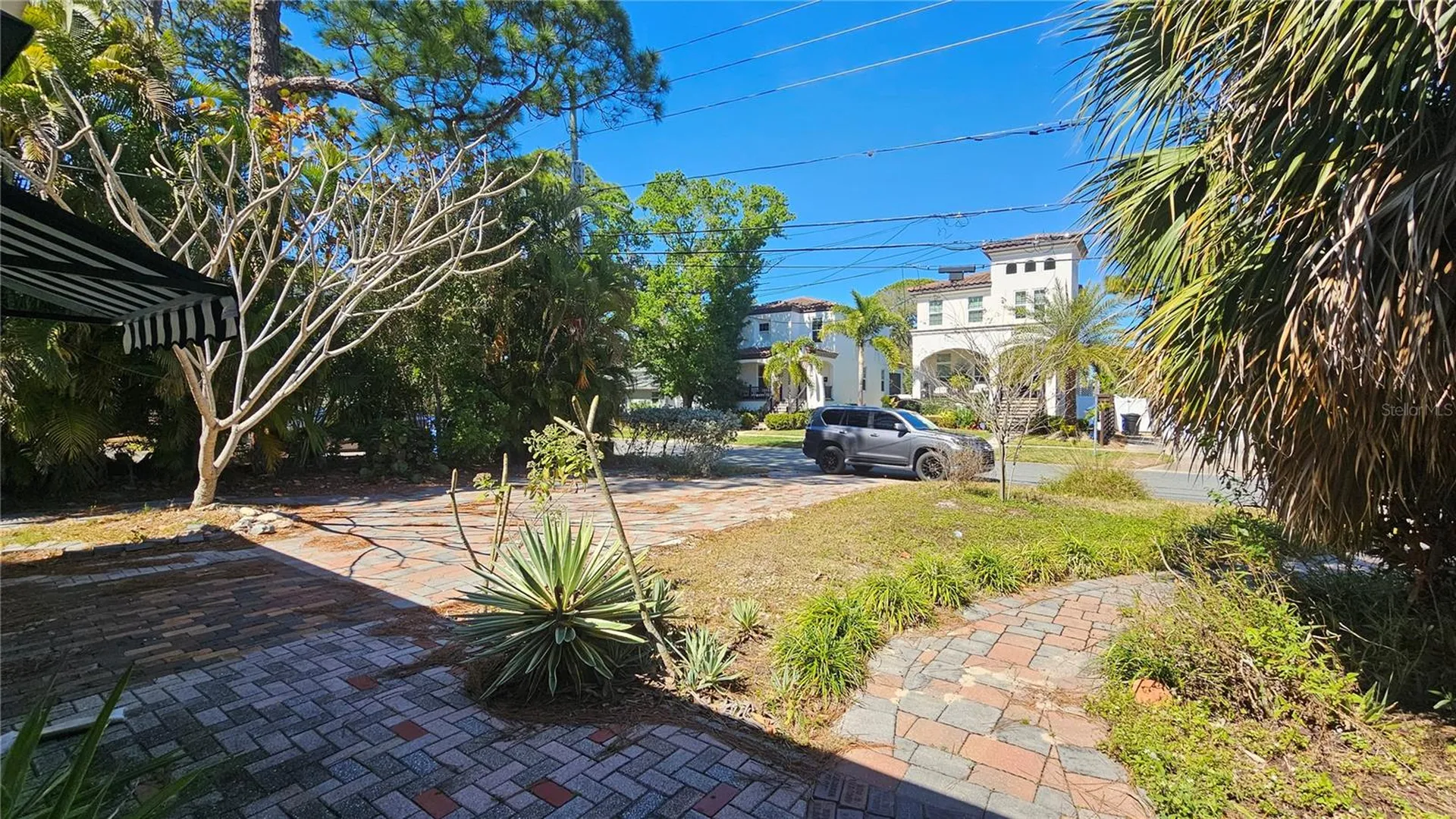 208 48th Avenue N St Petersburg FL 33703