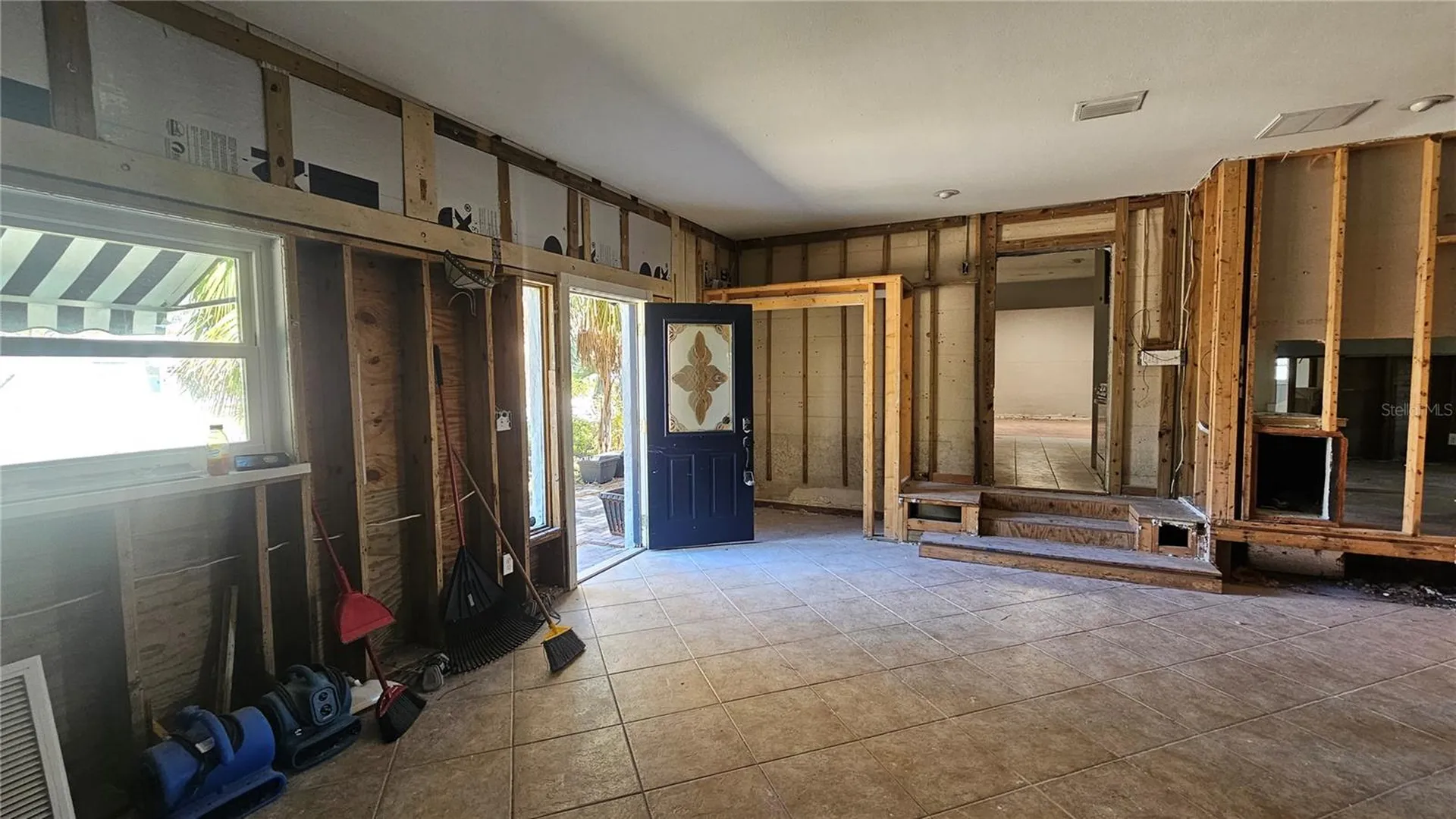 208 48th Avenue N St Petersburg FL 33703