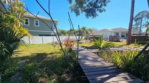 208 48th Avenue N St Petersburg FL 33703