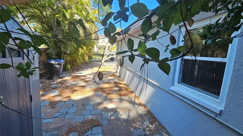 208 48th Avenue N St Petersburg FL 33703