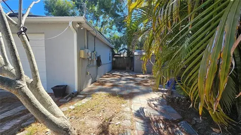 208 48th Avenue N St Petersburg FL 33703