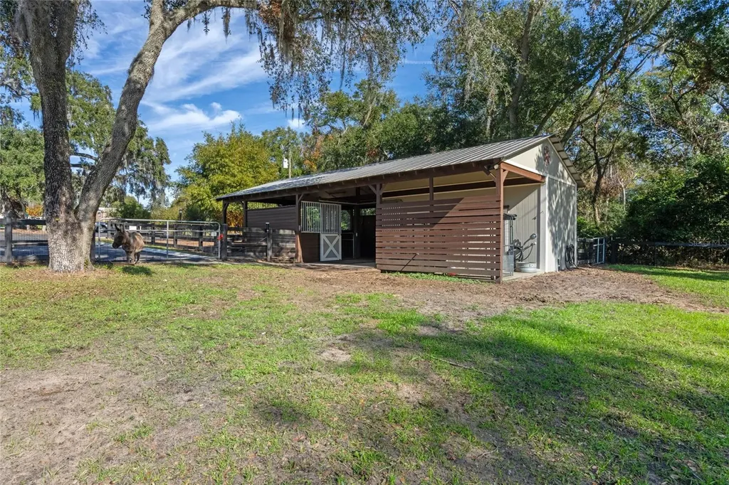 17531 County Road 455 Montverde FL 34756