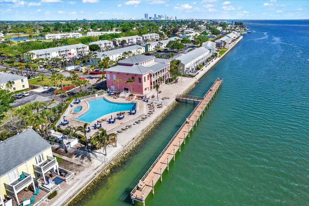 4942 Coquina Key Drive SE St Petersburg FL 33705