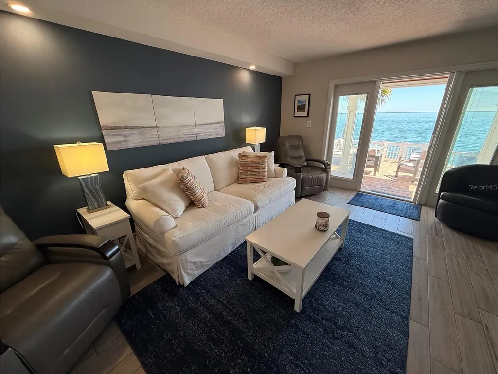 4942 Coquina Key Drive SE St Petersburg FL 33705
