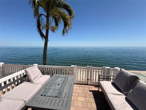 4942 Coquina Key Drive SE St Petersburg FL 33705