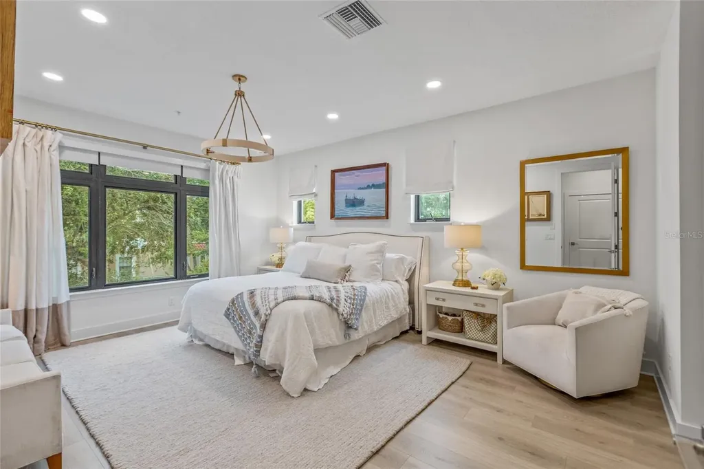 218 Park Lake Street Orlando FL 32803