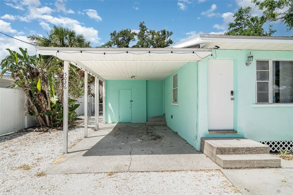 5026 Calle Minorga Sarasota FL 34242