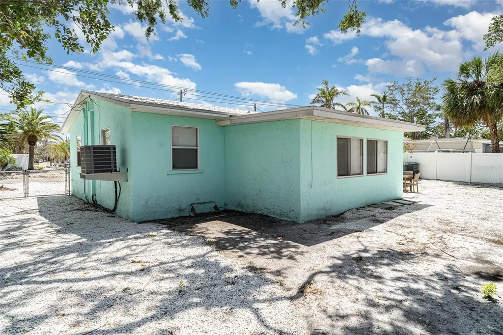 5026 Calle Minorga Sarasota FL 34242