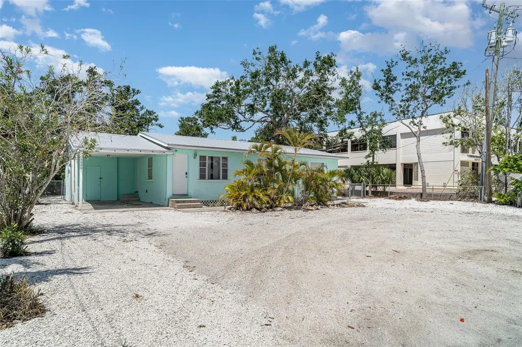 5026 Calle Minorga Sarasota FL 34242