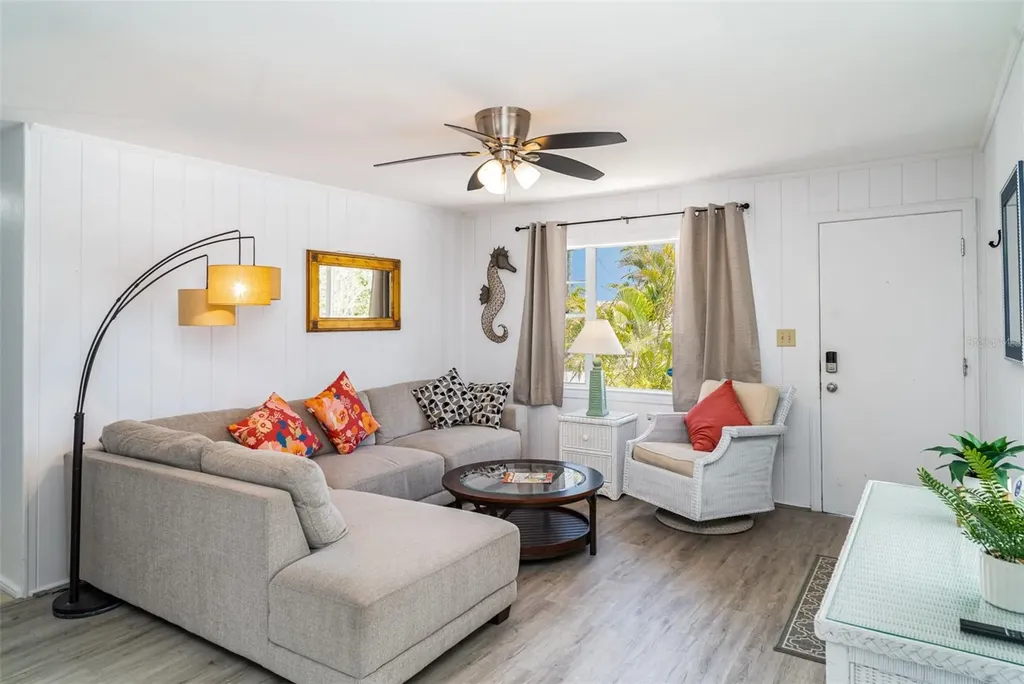 5026 Calle Minorga Sarasota FL 34242