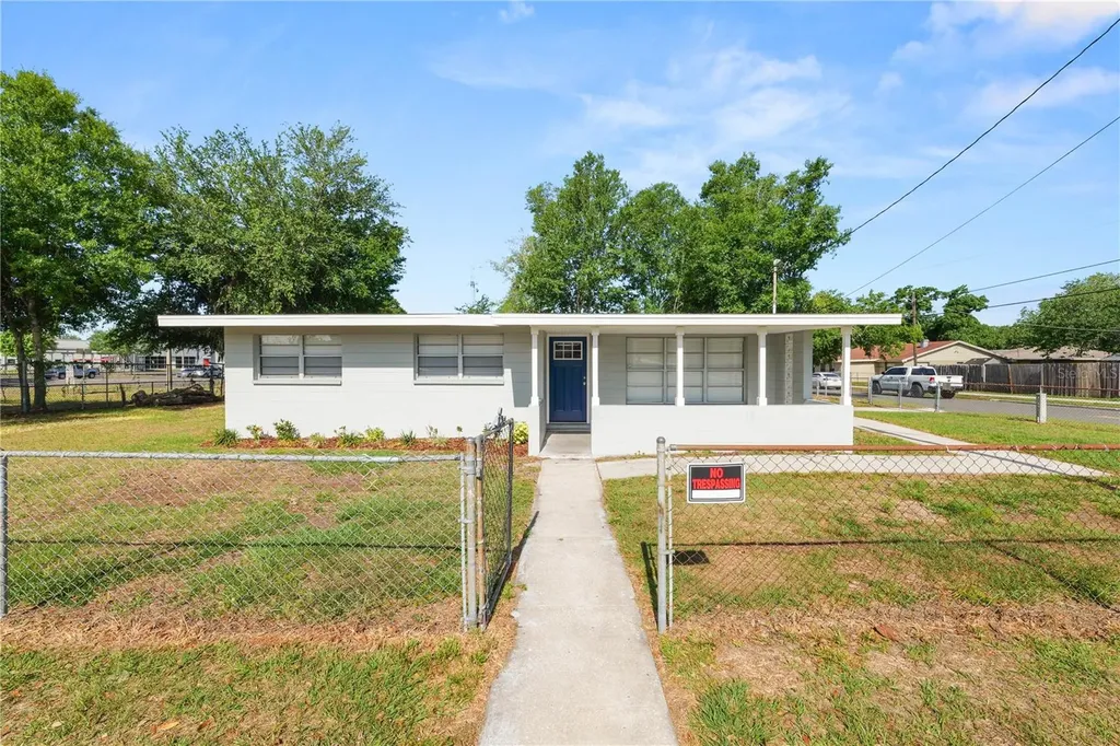 1101 S Gibbs Street Plant City FL 33563