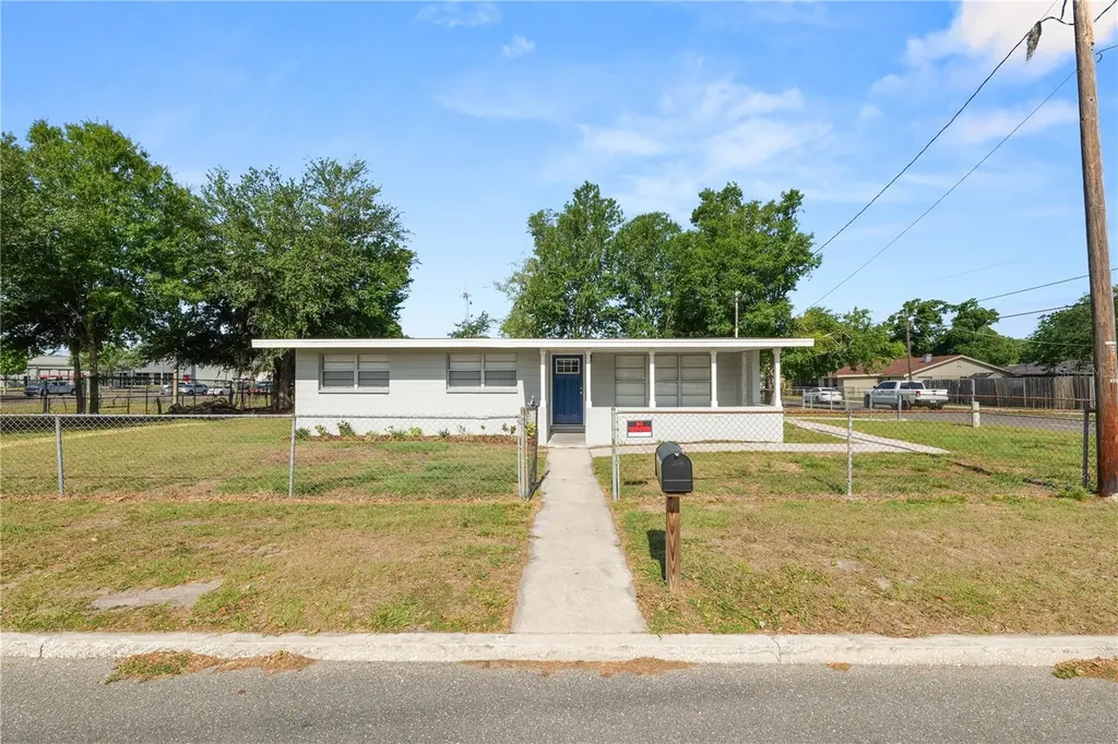 1101 S Gibbs Street Plant City FL 33563