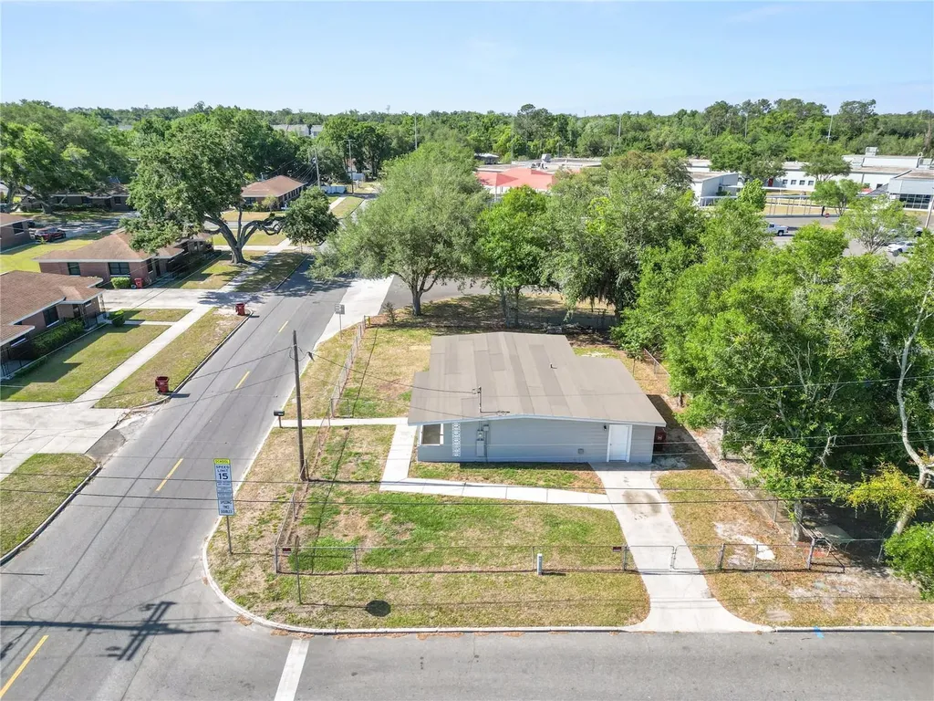 1101 S Gibbs Street Plant City FL 33563