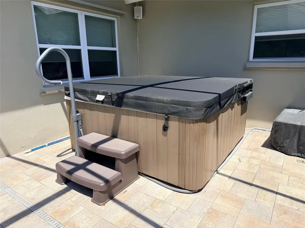 29752 69th Way N Clearwater FL 33761