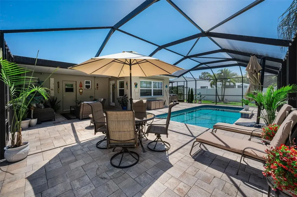 29752 69th Way N Clearwater FL 33761
