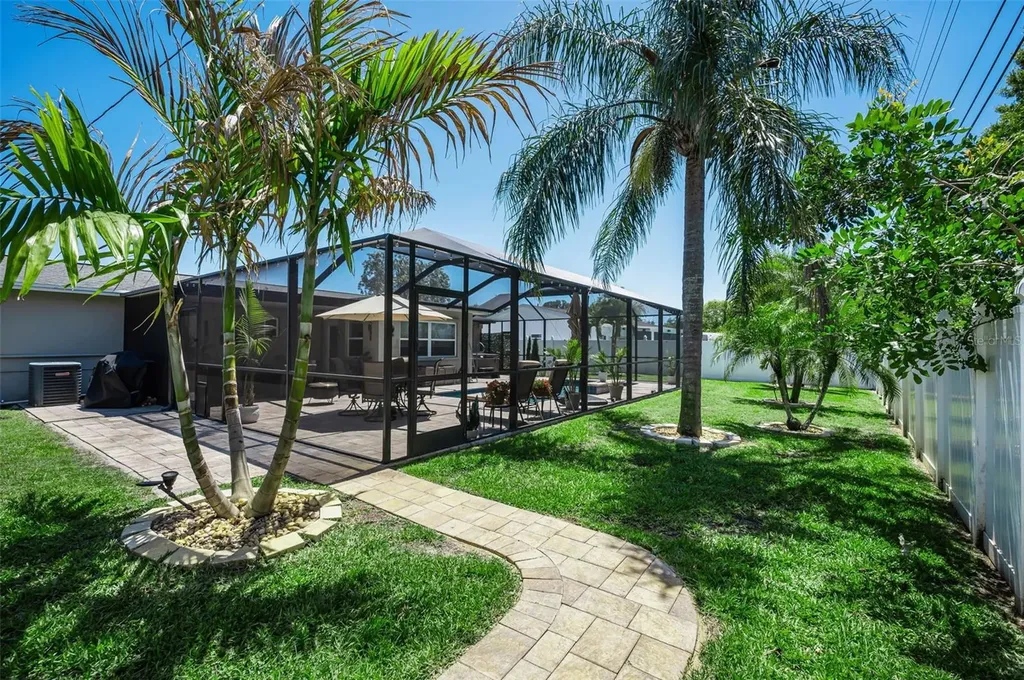 29752 69th Way N Clearwater FL 33761