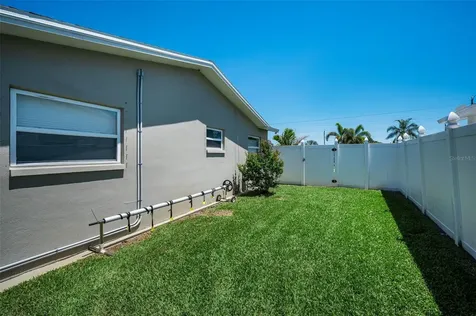 29752 69th Way N Clearwater FL 33761