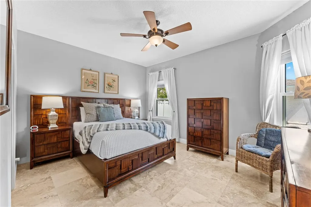 827 E 26th Avenue New Smyrna Beach FL 32169