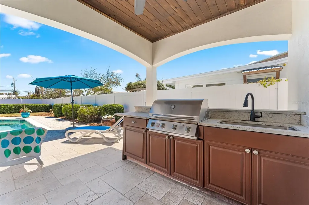 827 E 26th Avenue New Smyrna Beach FL 32169